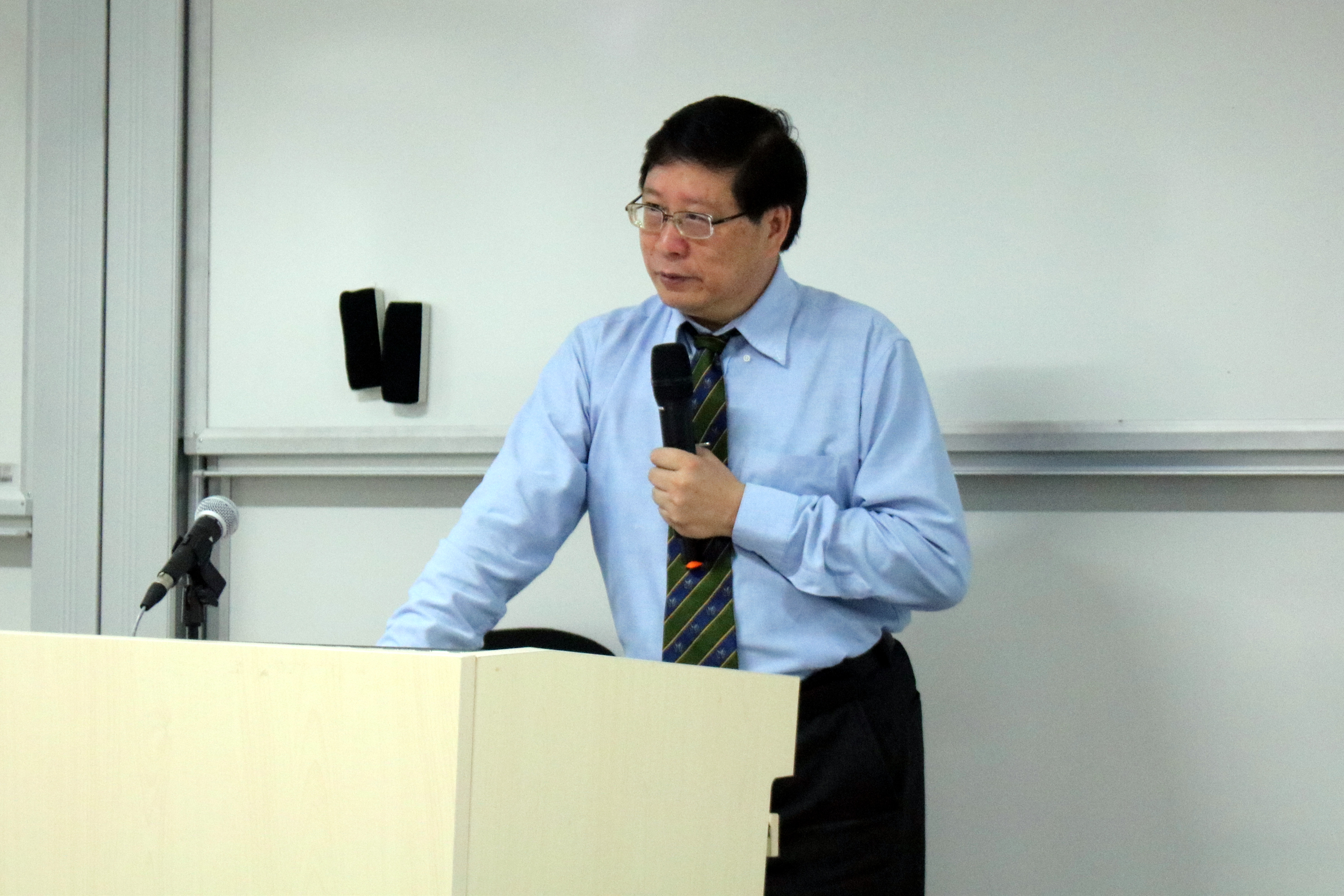 活动回顾深圳大学医学部主任医学院院长朱卫国教授讲座与访问